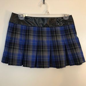 Abbey Dawn Blue & Black Plaid Mini Skirt Size 5